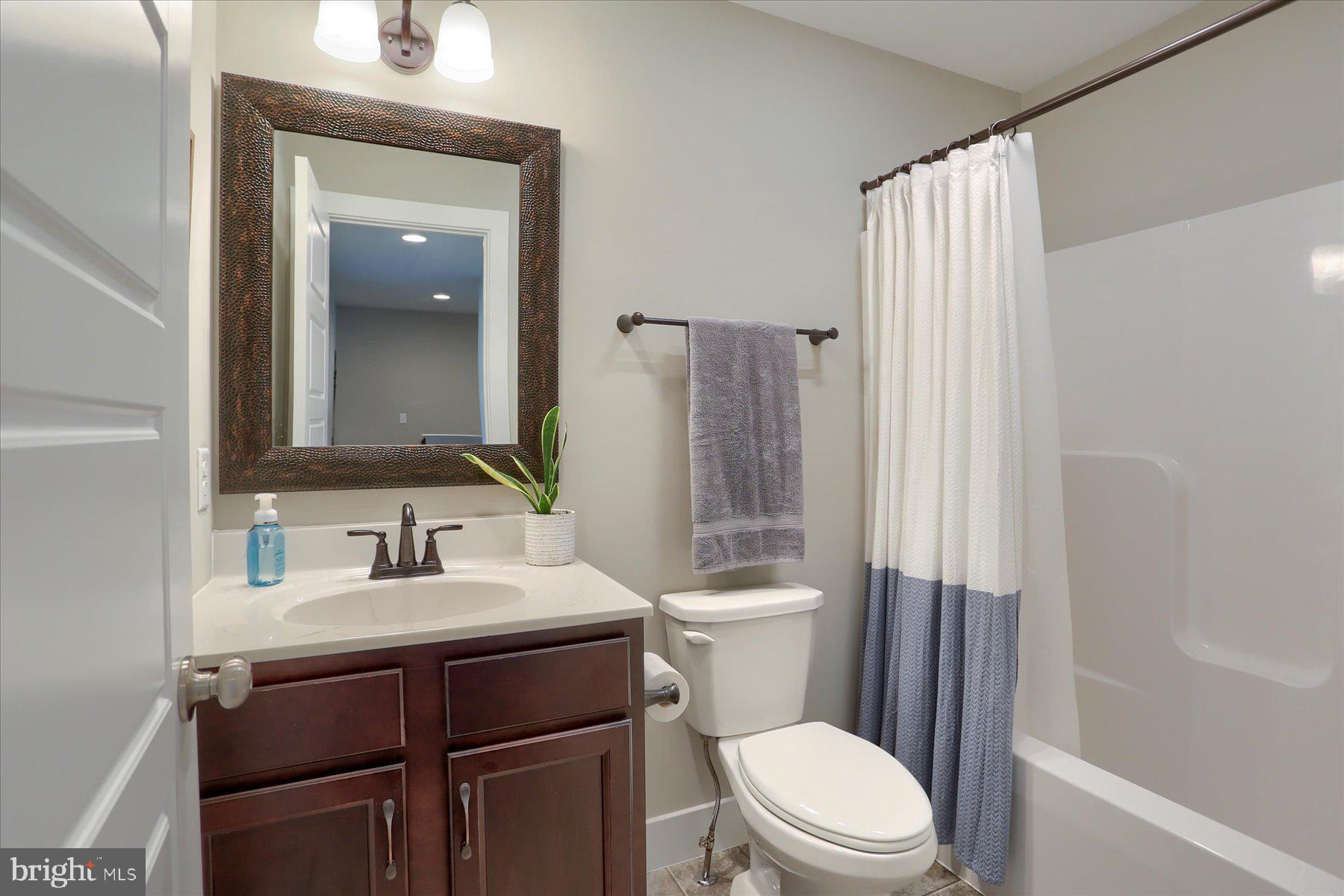 HANBURY COURT AT WINDING HILLS - Residential