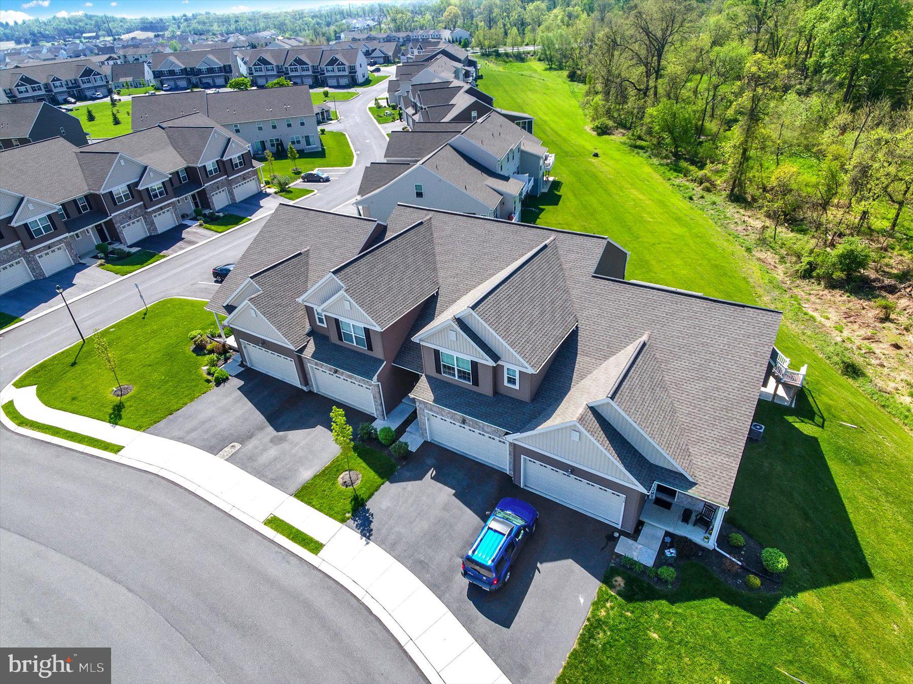 HANBURY COURT AT WINDING HILLS - Residential