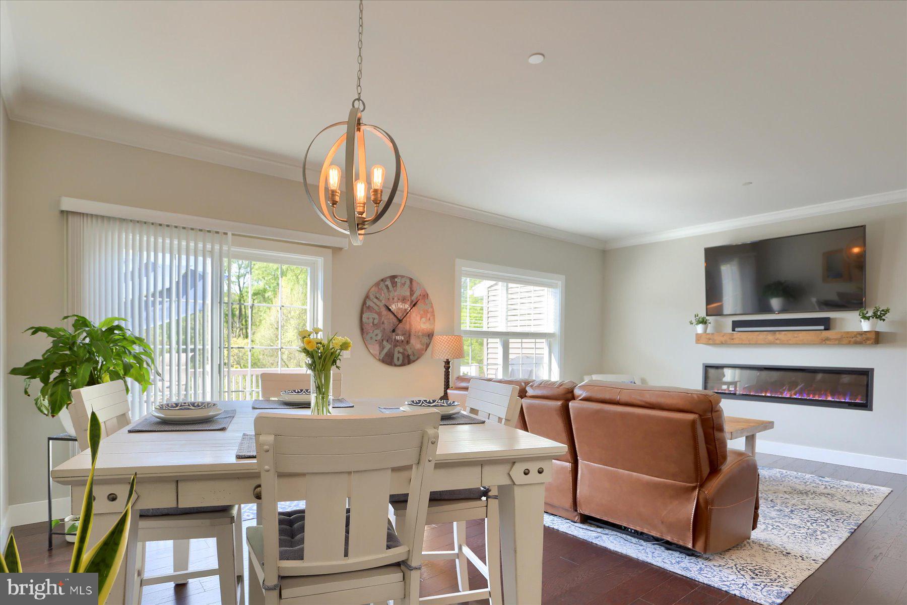 HANBURY COURT AT WINDING HILLS - Residential