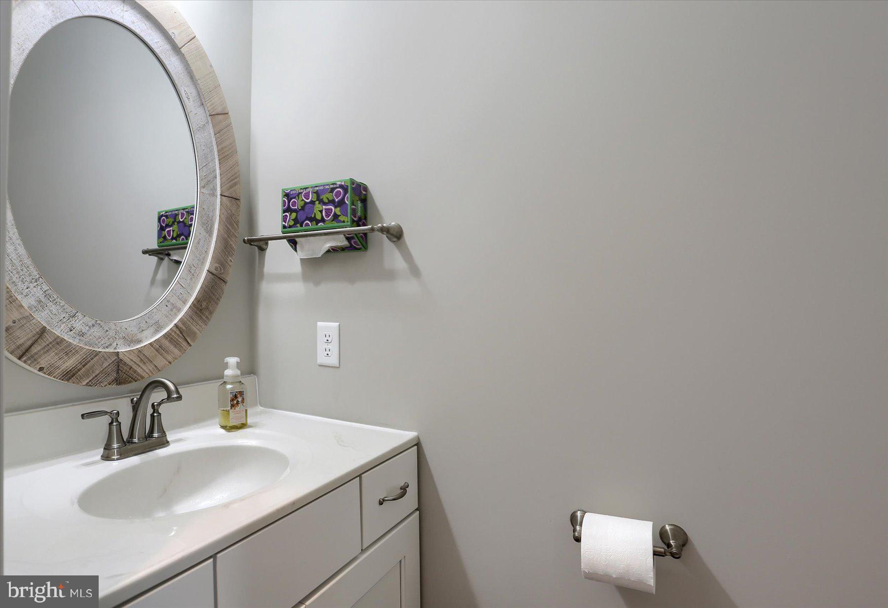 HANBURY COURT AT WINDING HILLS - Residential