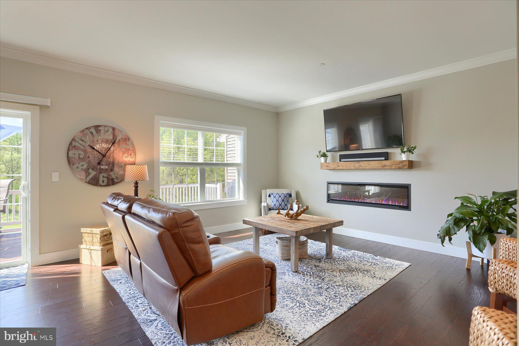 HANBURY COURT AT WINDING HILLS - Residential