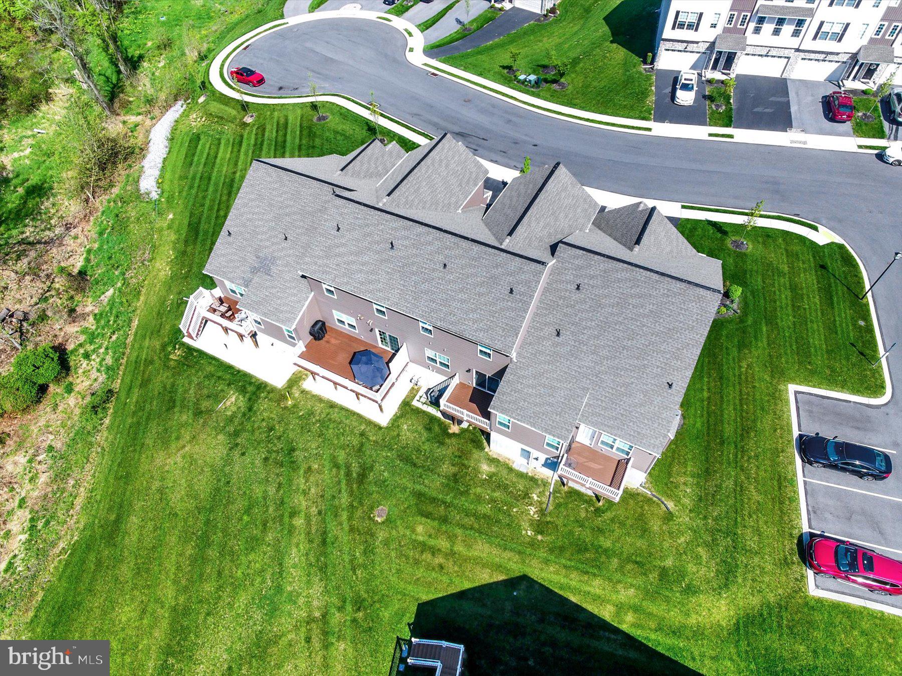 HANBURY COURT AT WINDING HILLS - Residential