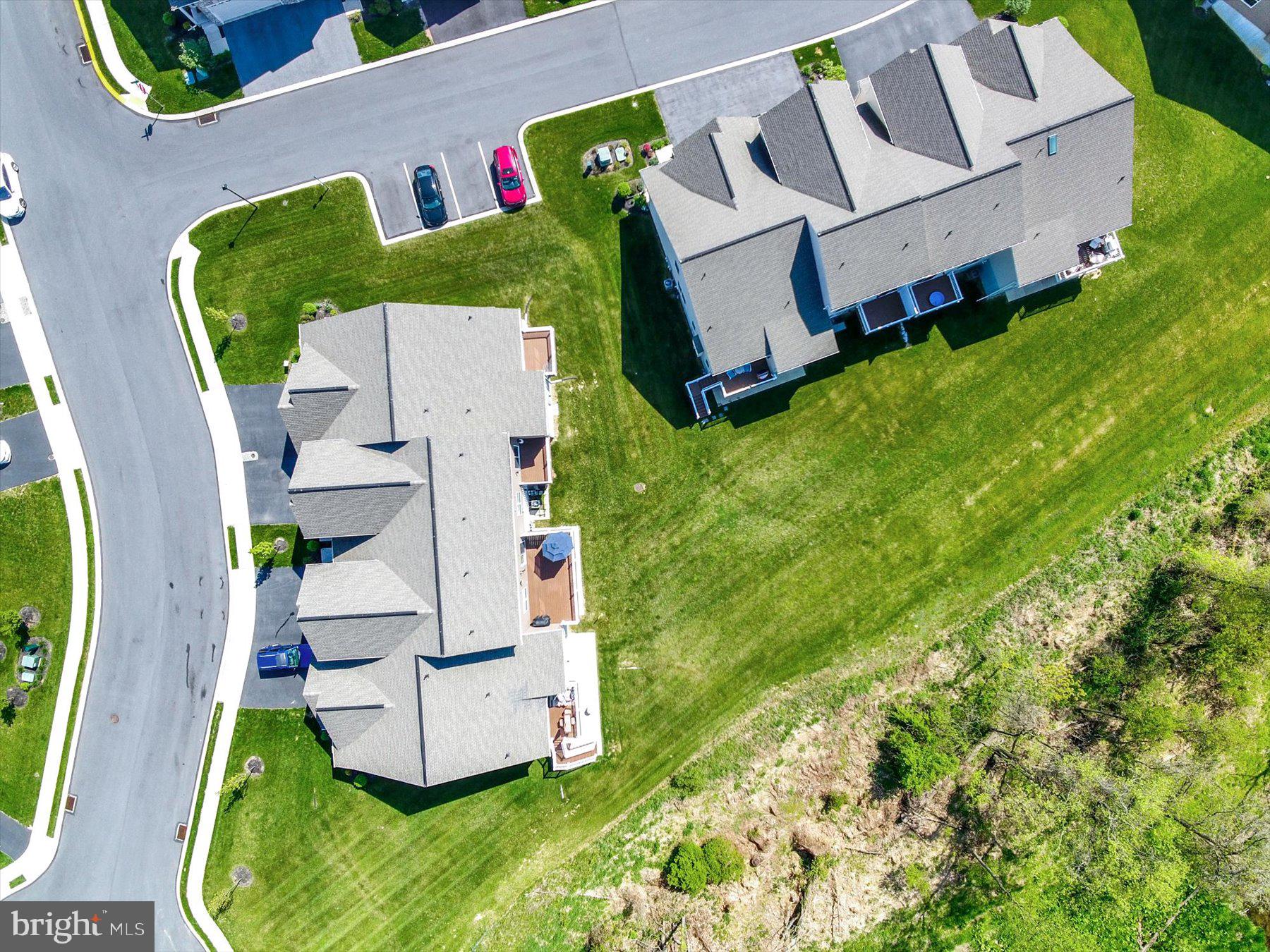 HANBURY COURT AT WINDING HILLS - Residential