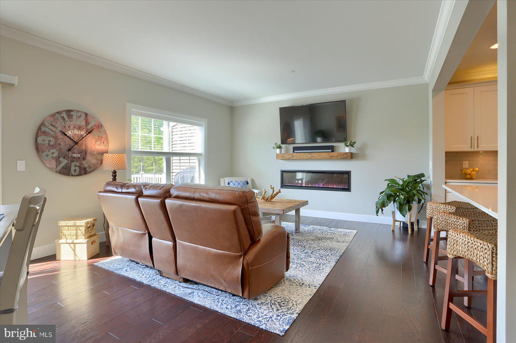 HANBURY COURT AT WINDING HILLS - Residential