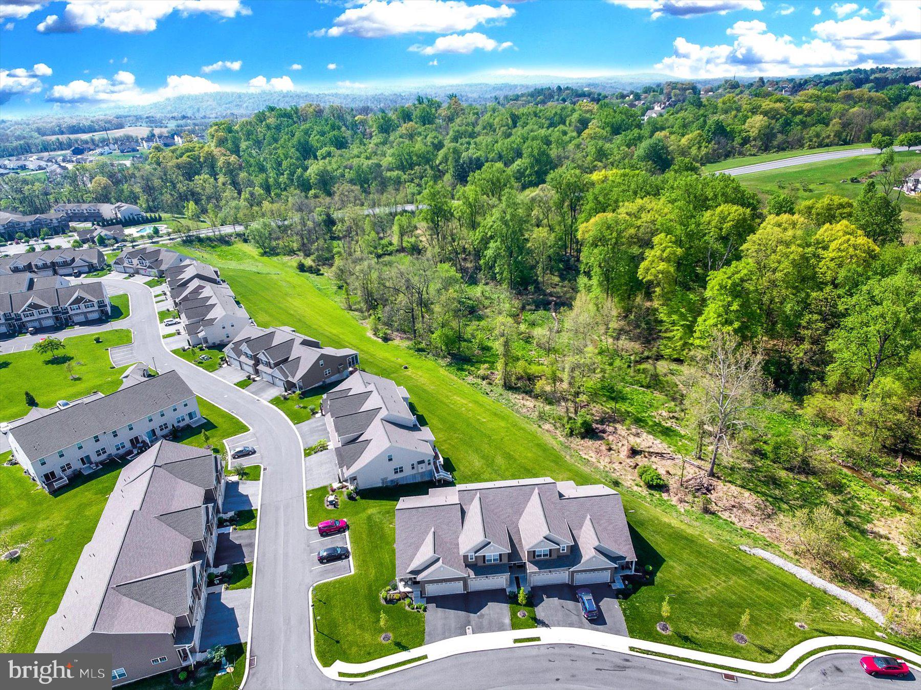 HANBURY COURT AT WINDING HILLS - Residential