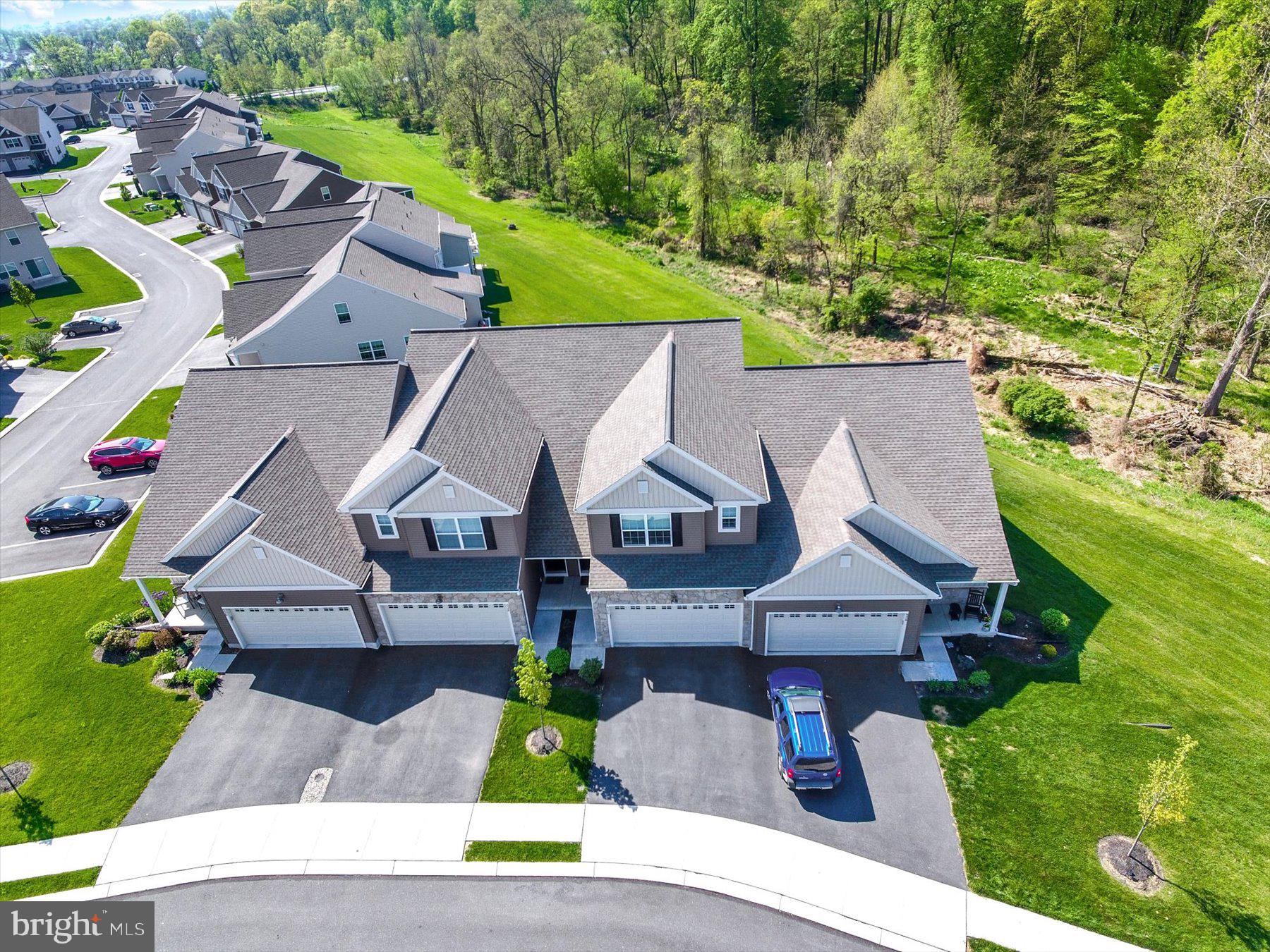 HANBURY COURT AT WINDING HILLS - Residential