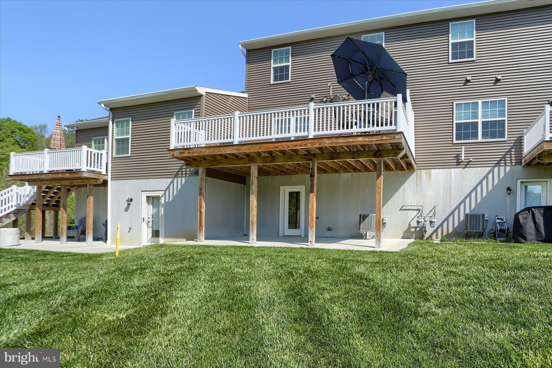 HANBURY COURT AT WINDING HILLS - Residential