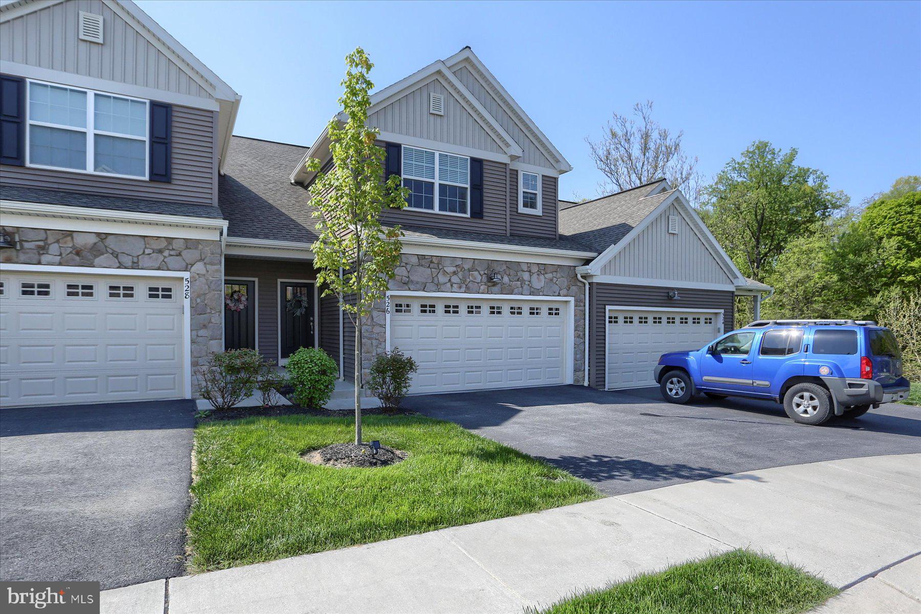 HANBURY COURT AT WINDING HILLS - Residential