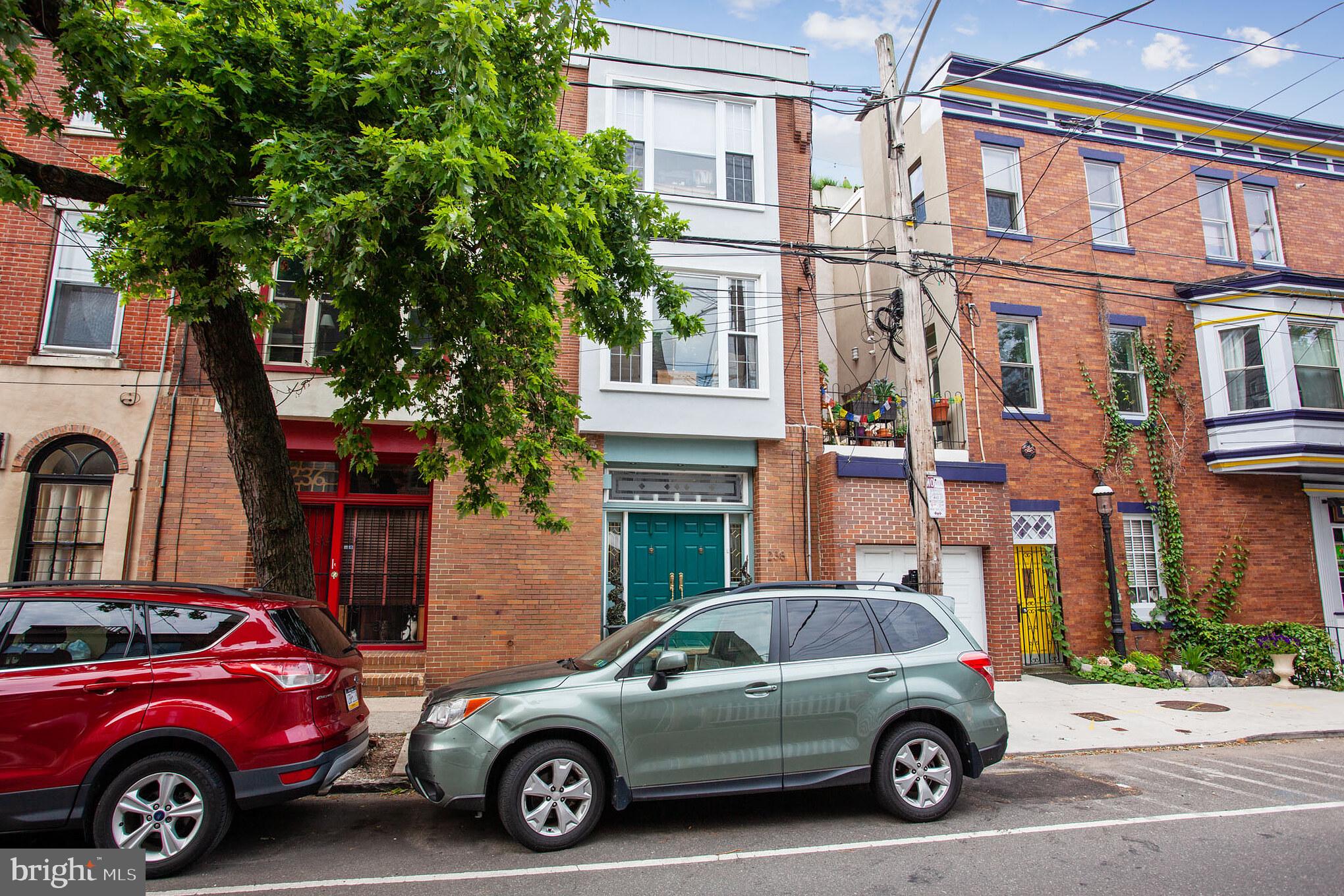 QUEEN VILLAGE - Residential