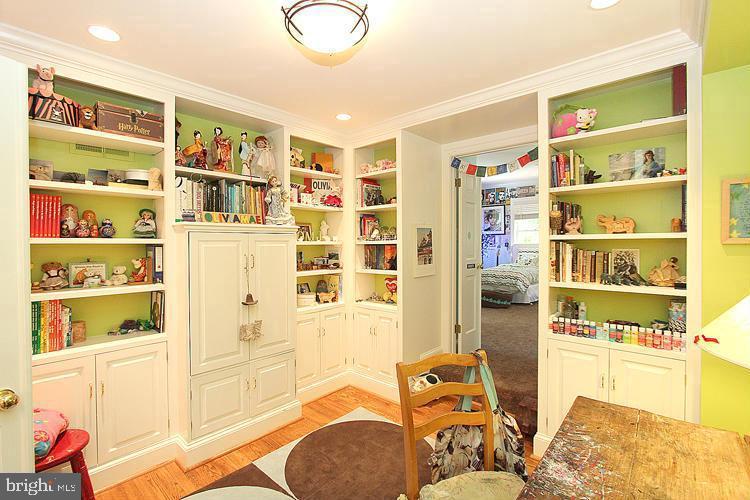 BRADLEY WOODS - Residential Lease