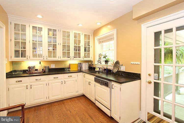 BRADLEY WOODS - Residential Lease