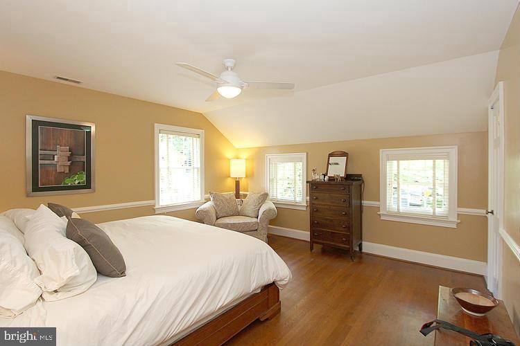 BRADLEY WOODS - Residential Lease