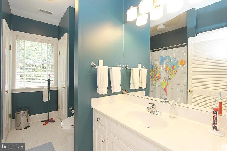 BRADLEY WOODS - Residential Lease