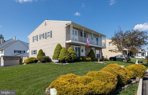 Photo of 645 W Wiltshire Drive, WALLINGFORD, PA 19086 (MLS # PADE2111962)