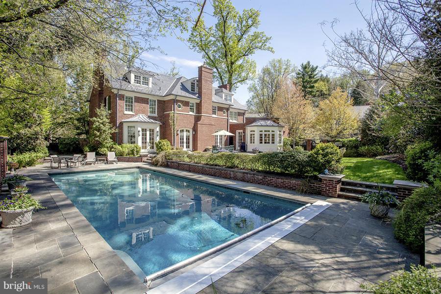 SPRING VALLEY - Residential