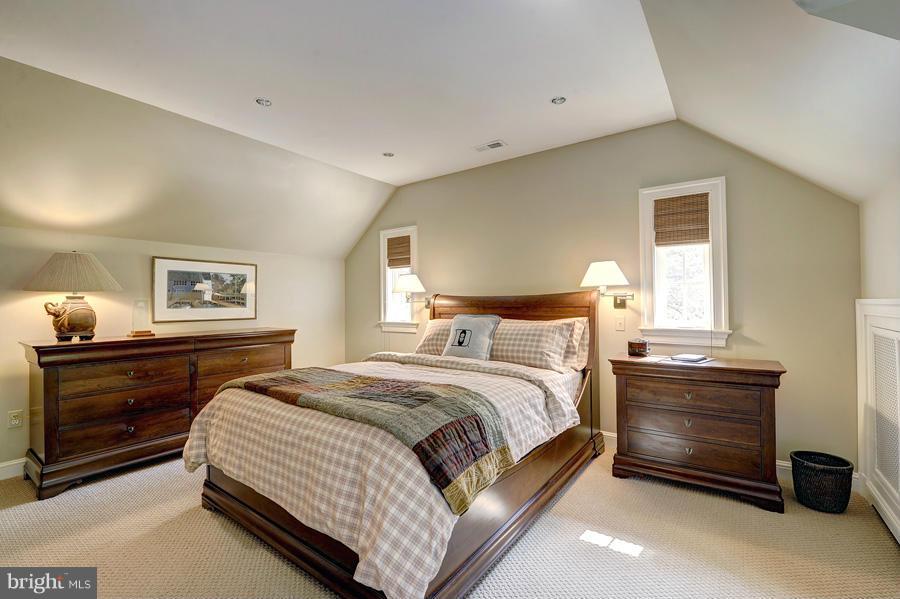 SPRING VALLEY - Residential