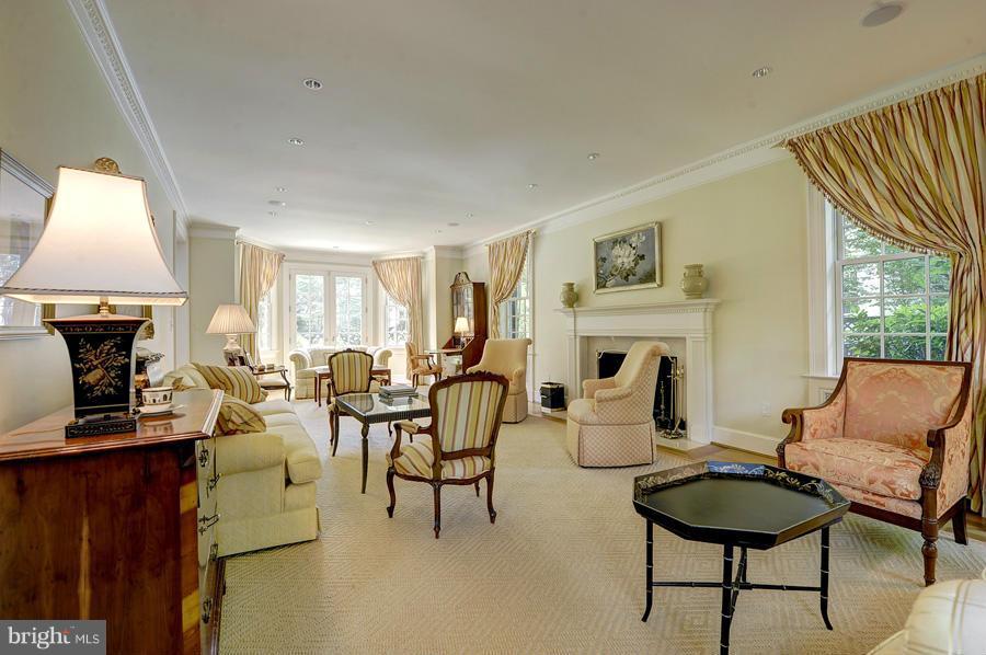 SPRING VALLEY - Residential