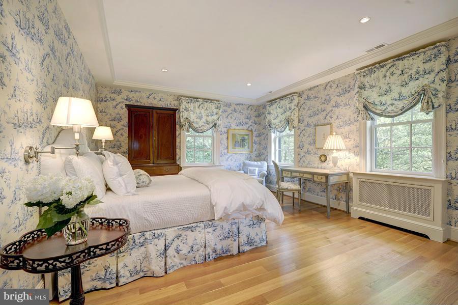 SPRING VALLEY - Residential