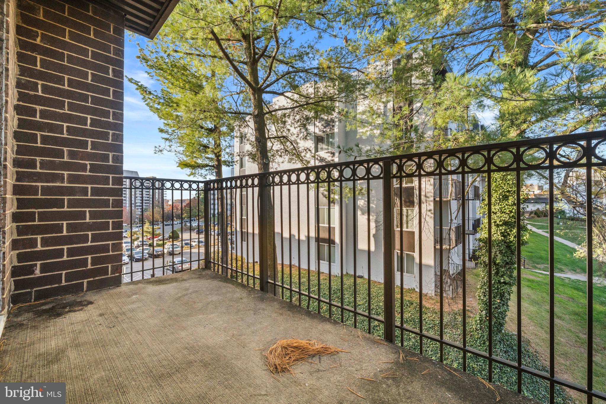 EOS TWENTY-ONE - Residential