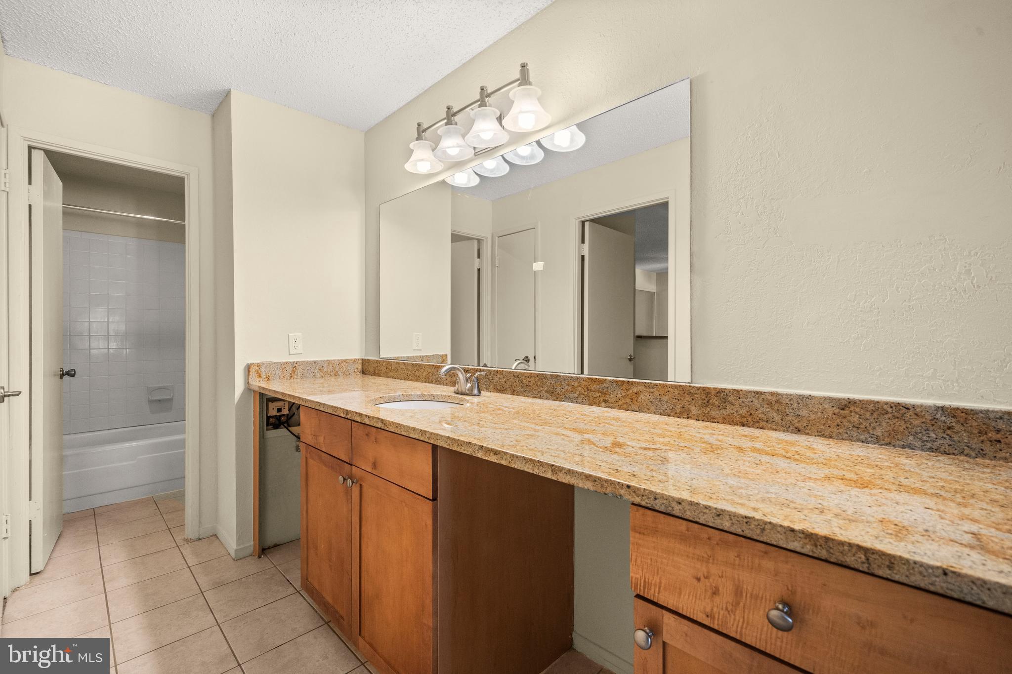 EOS TWENTY-ONE - Residential