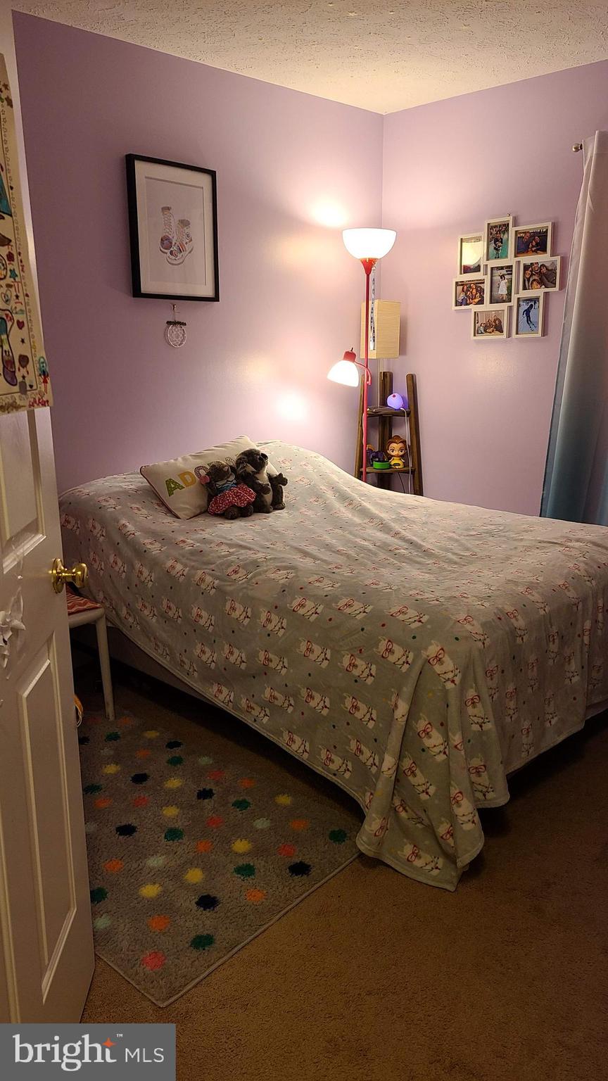 CONSTANT FRIENDSHIP - Residential Lease