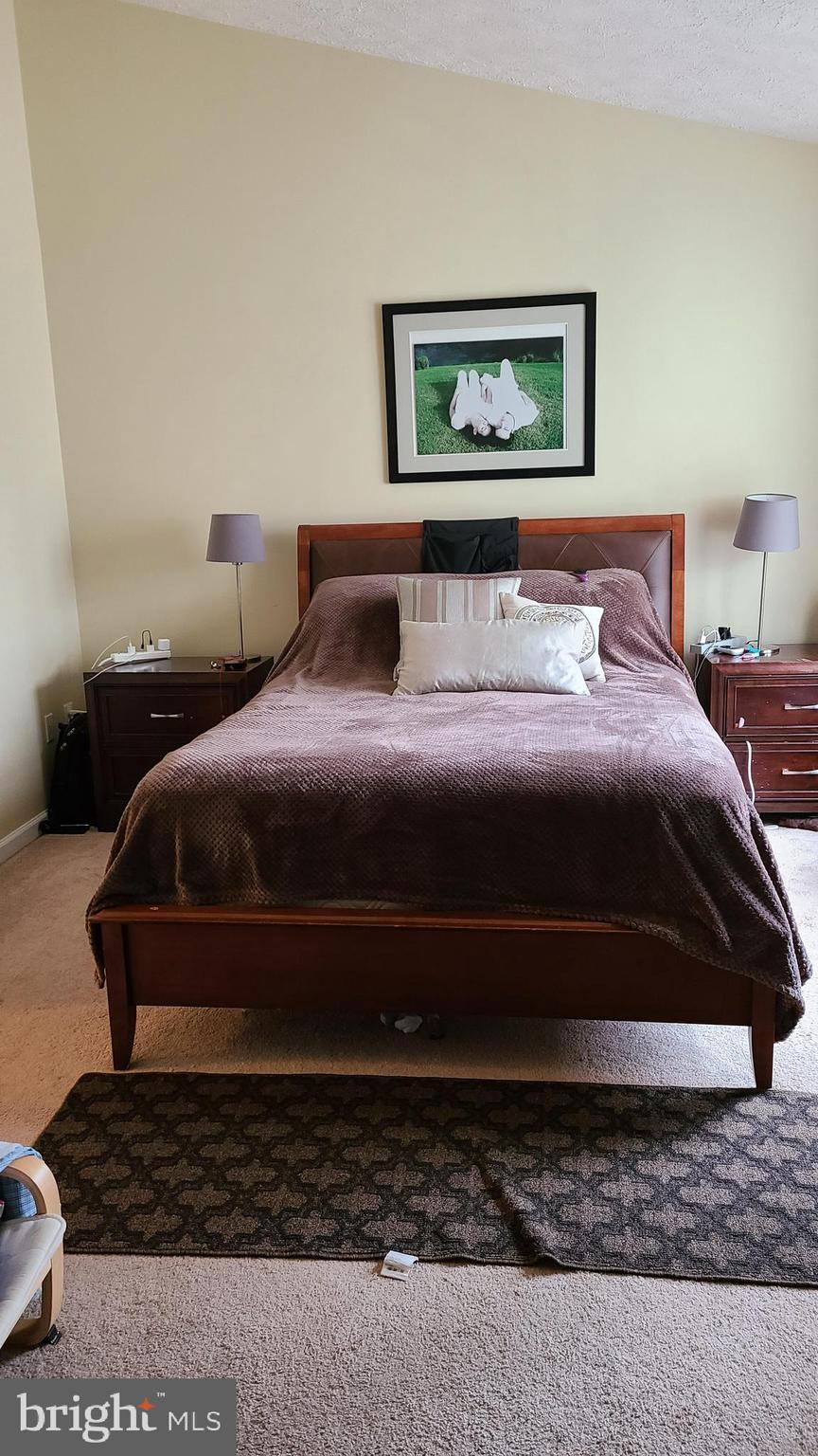 CONSTANT FRIENDSHIP - Residential Lease