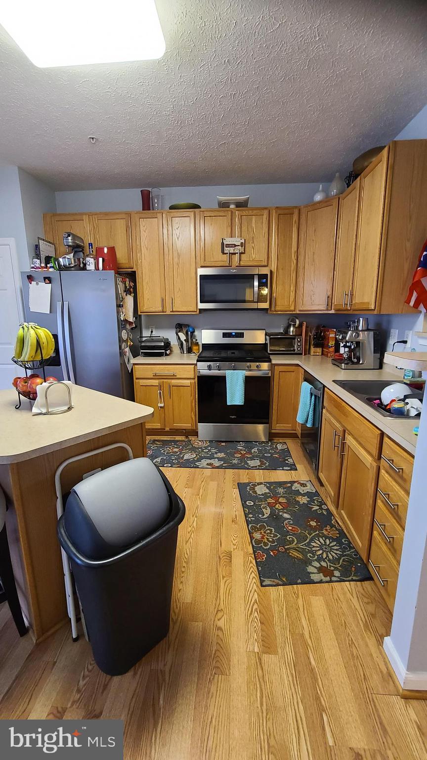 CONSTANT FRIENDSHIP - Residential Lease