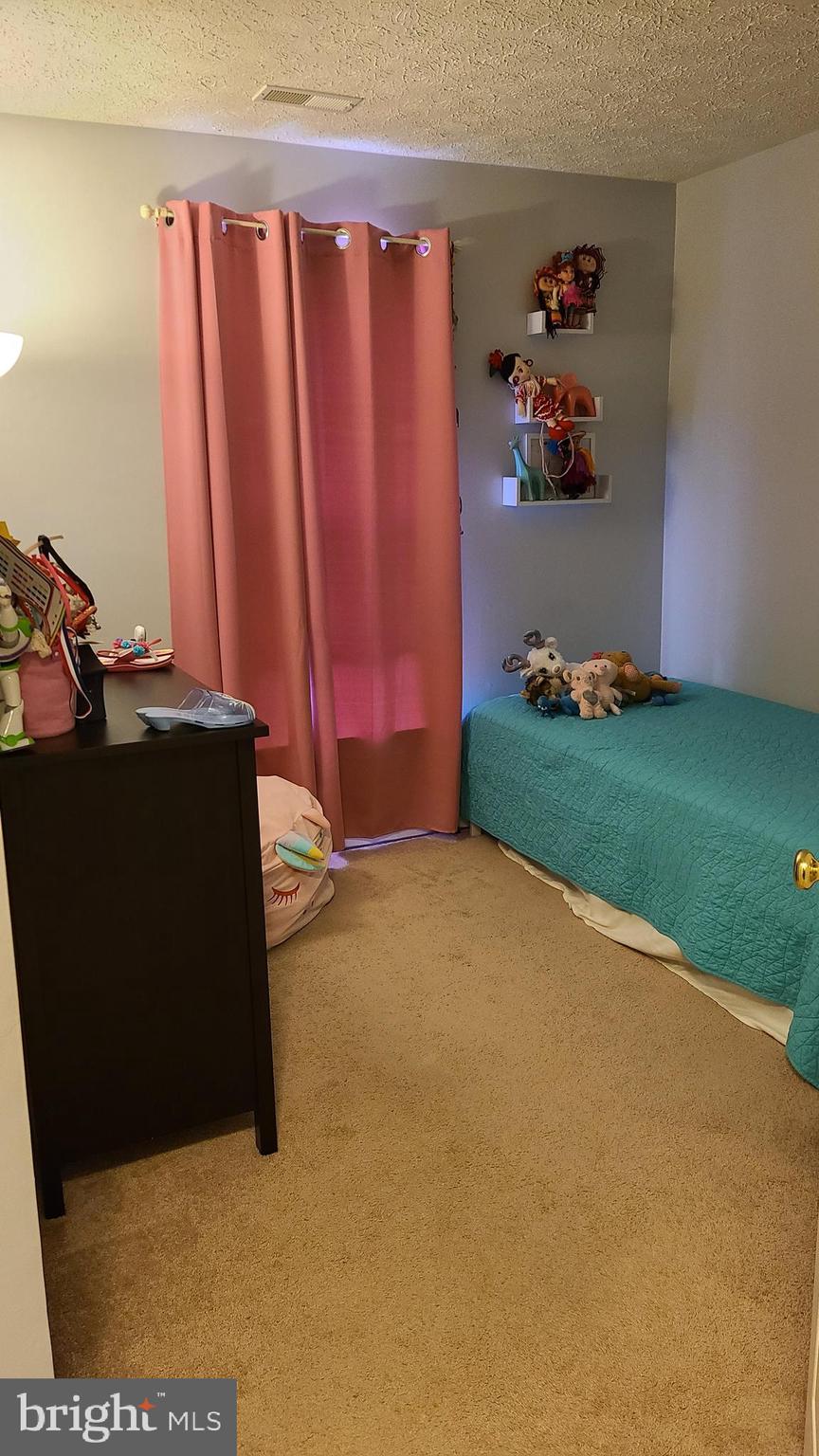 CONSTANT FRIENDSHIP - Residential Lease