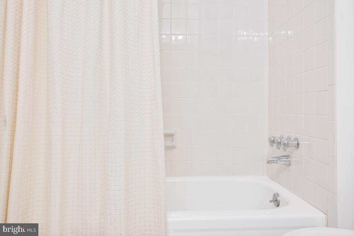 KENWOOD FOREST - Residential