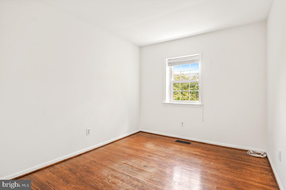 KENWOOD FOREST - Residential