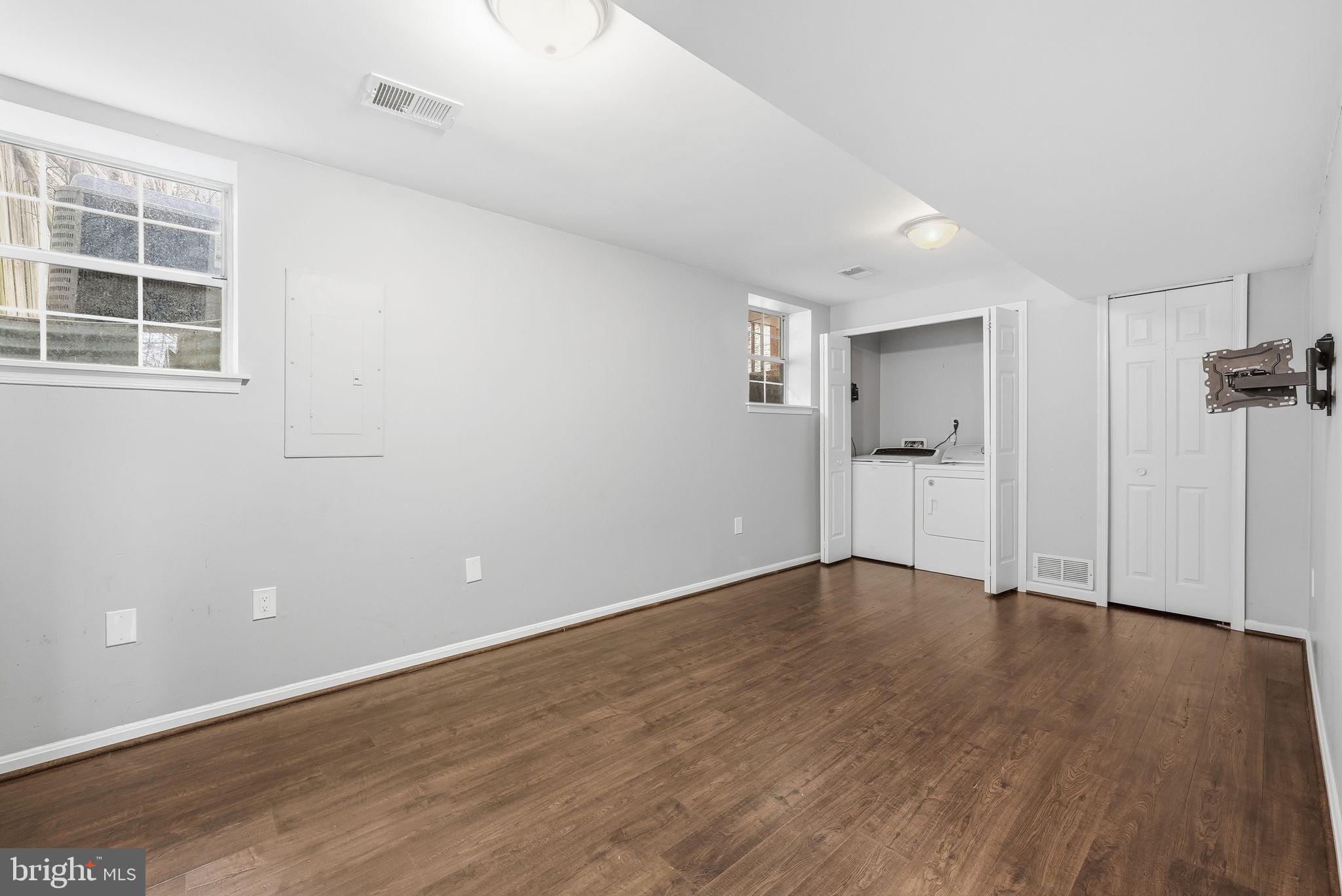 MONTCLAIR - Residential