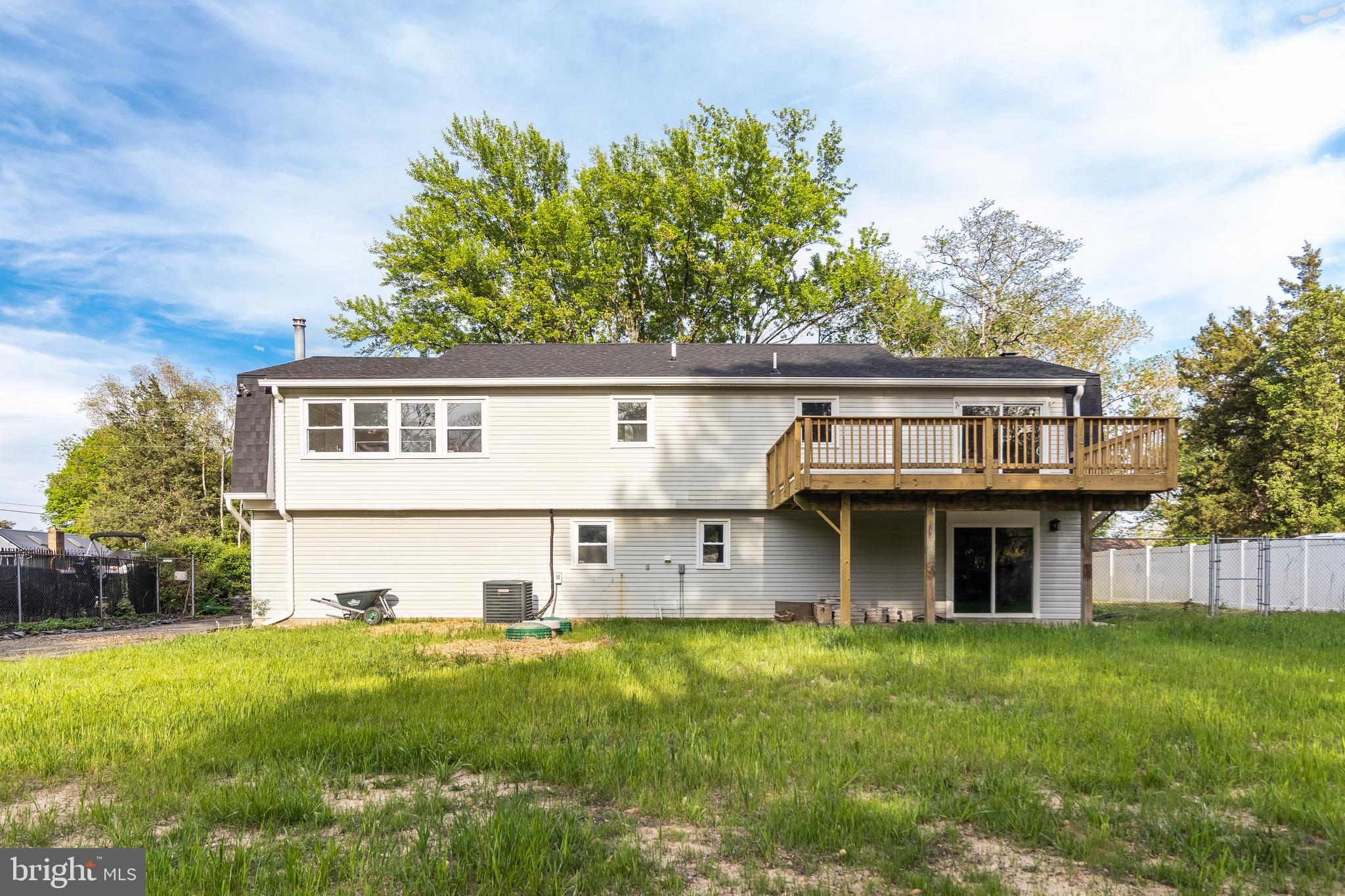 GOLDEN BEACH - Residential