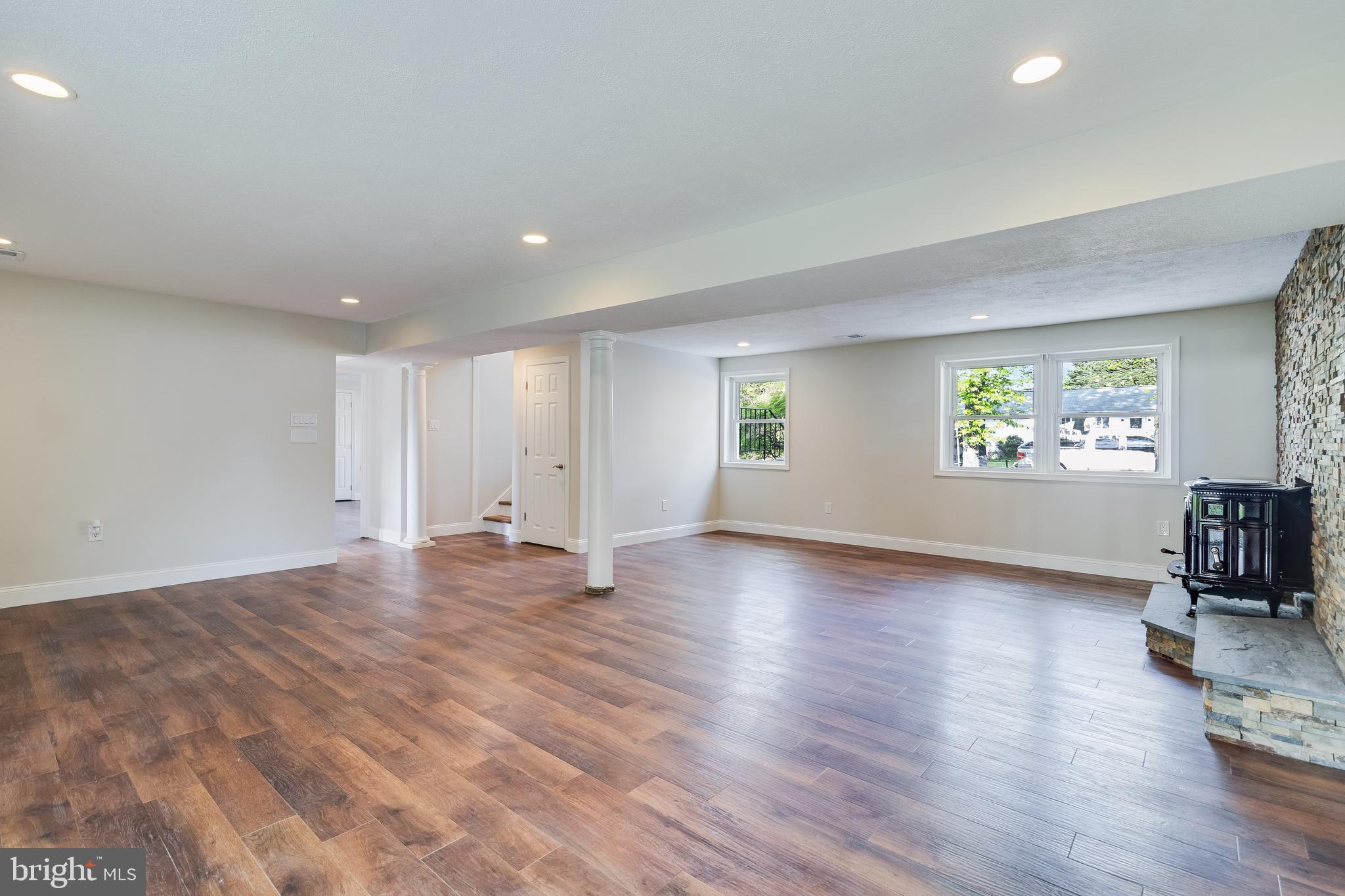 GOLDEN BEACH - Residential