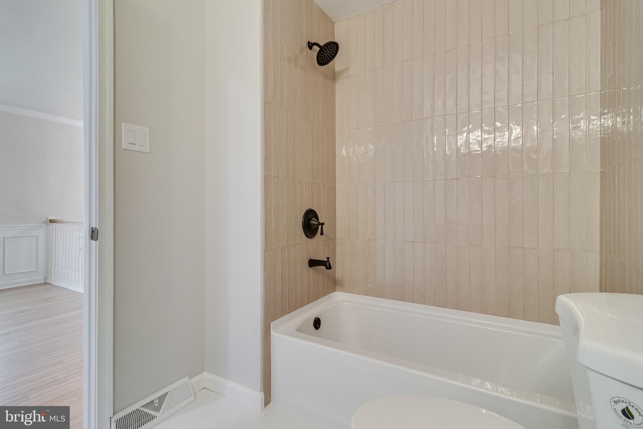 GOLDEN BEACH - Residential