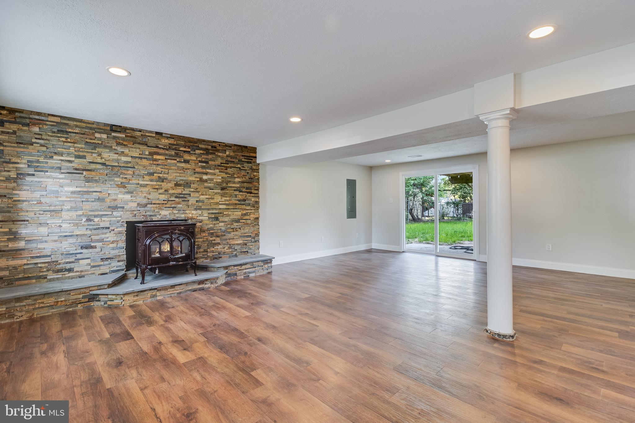 GOLDEN BEACH - Residential