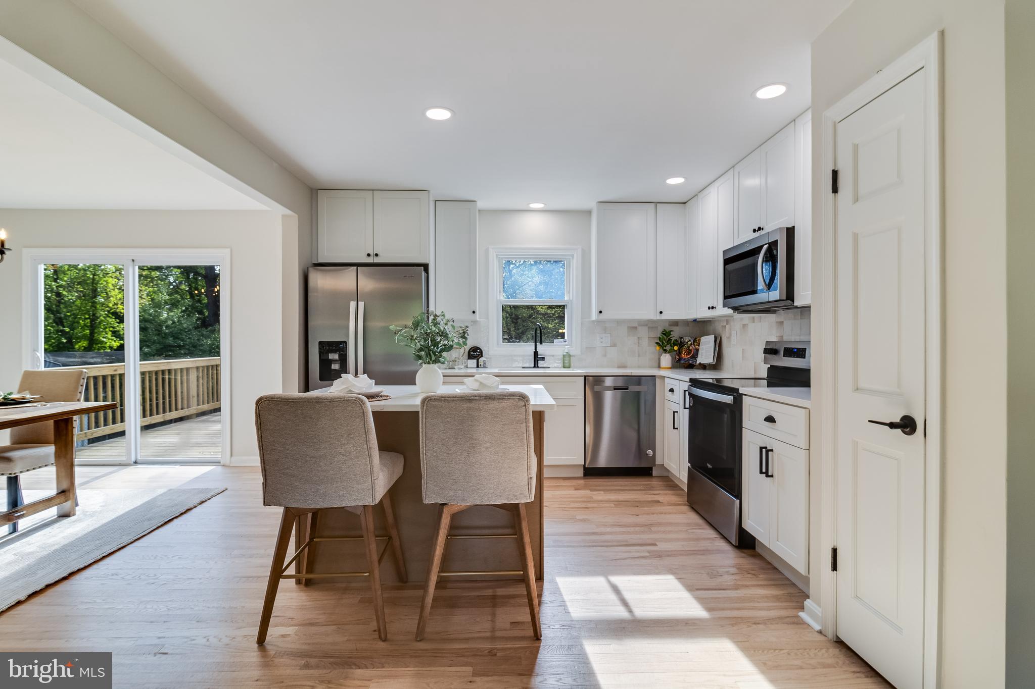 GOLDEN BEACH - Residential