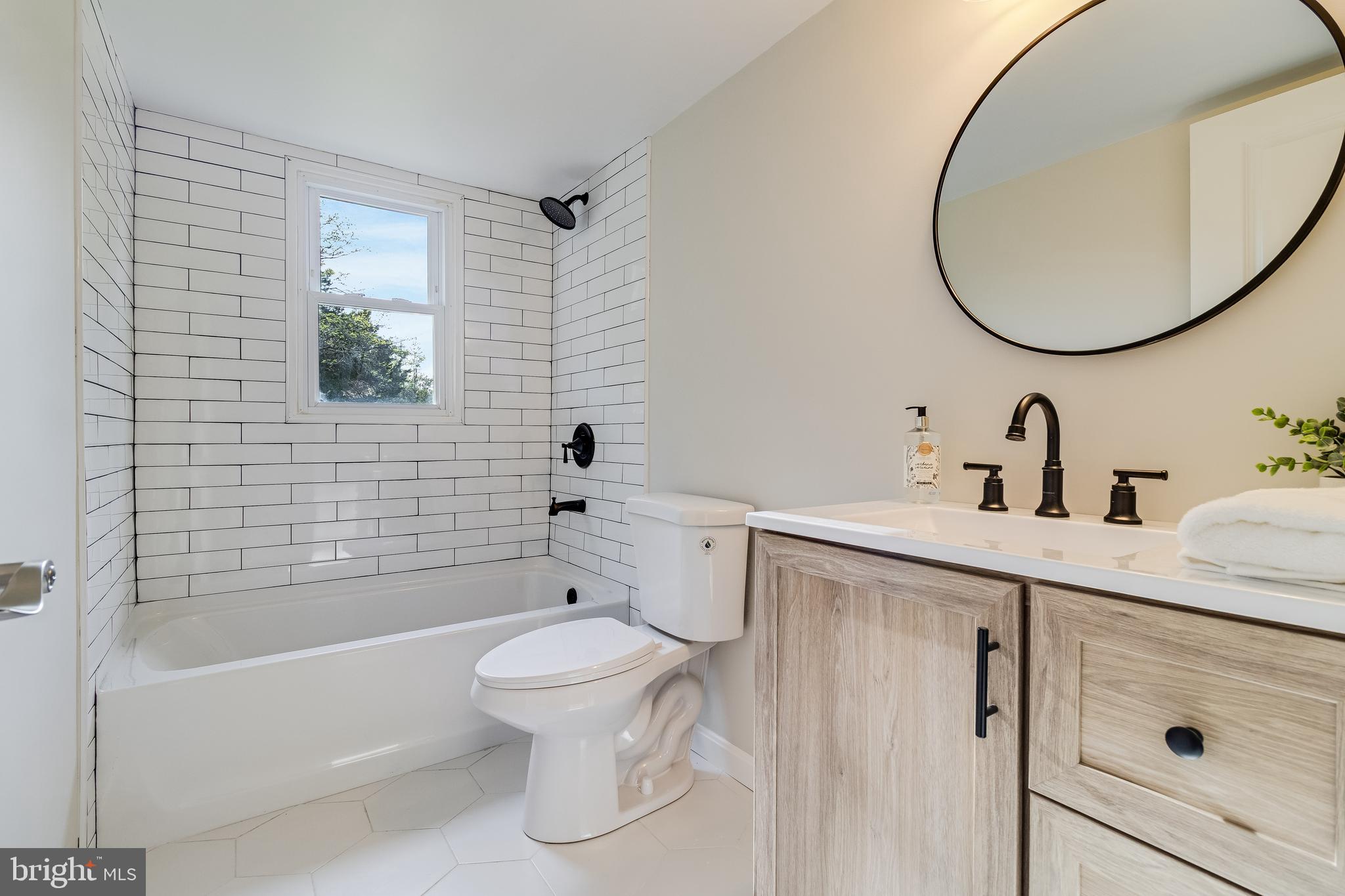 GOLDEN BEACH - Residential