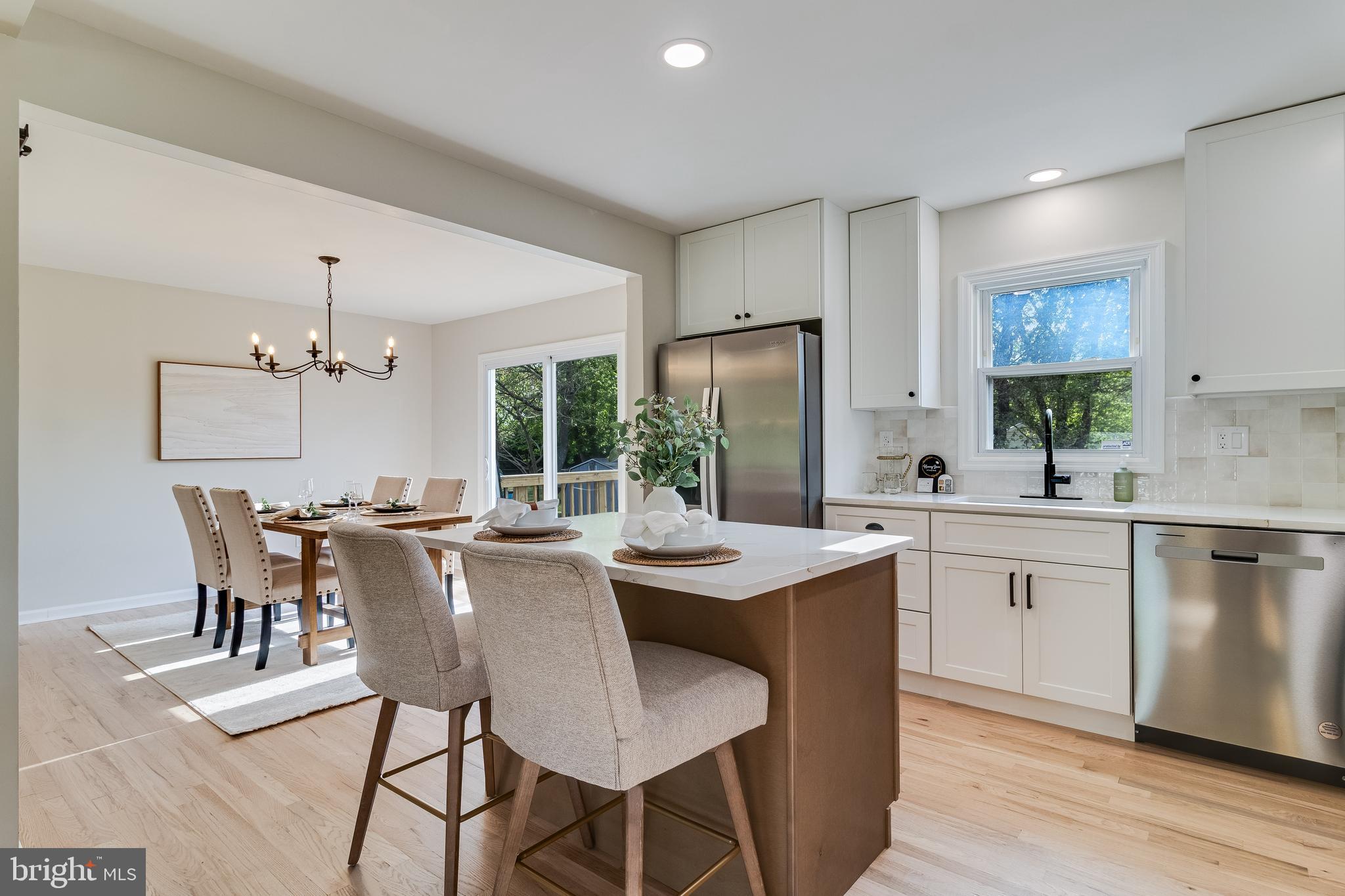 GOLDEN BEACH - Residential