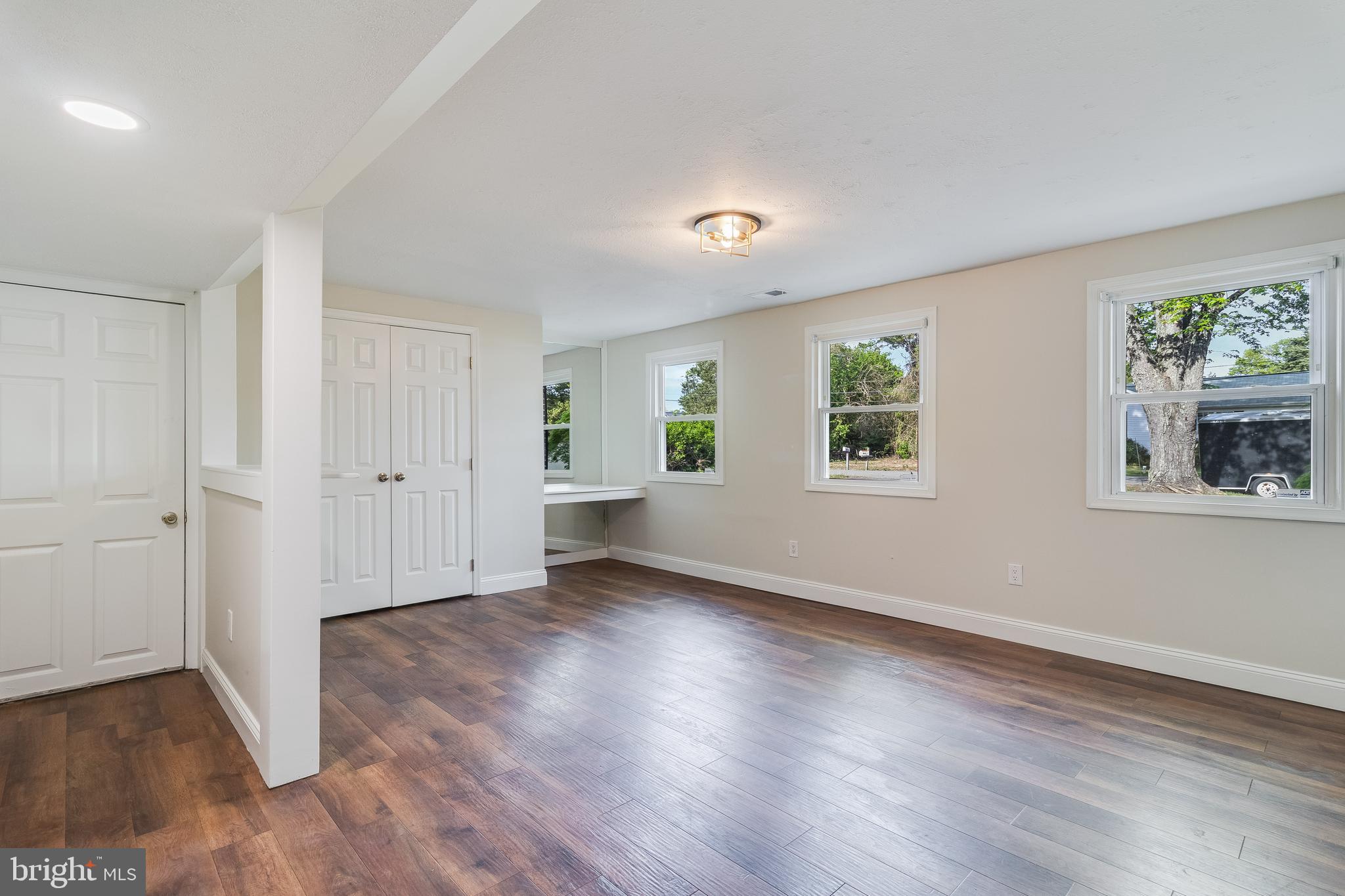 GOLDEN BEACH - Residential