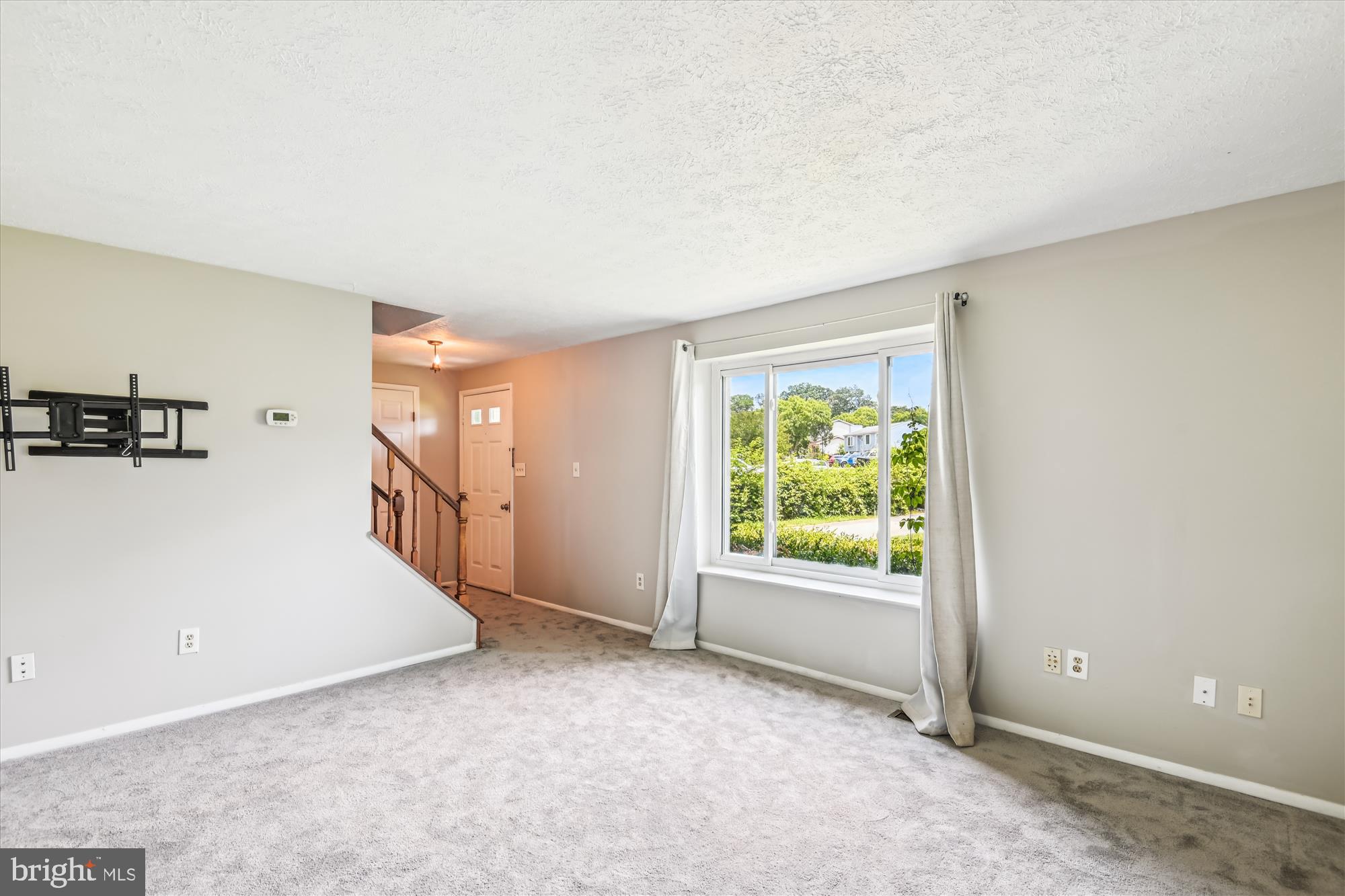 376 JAMIE COURT