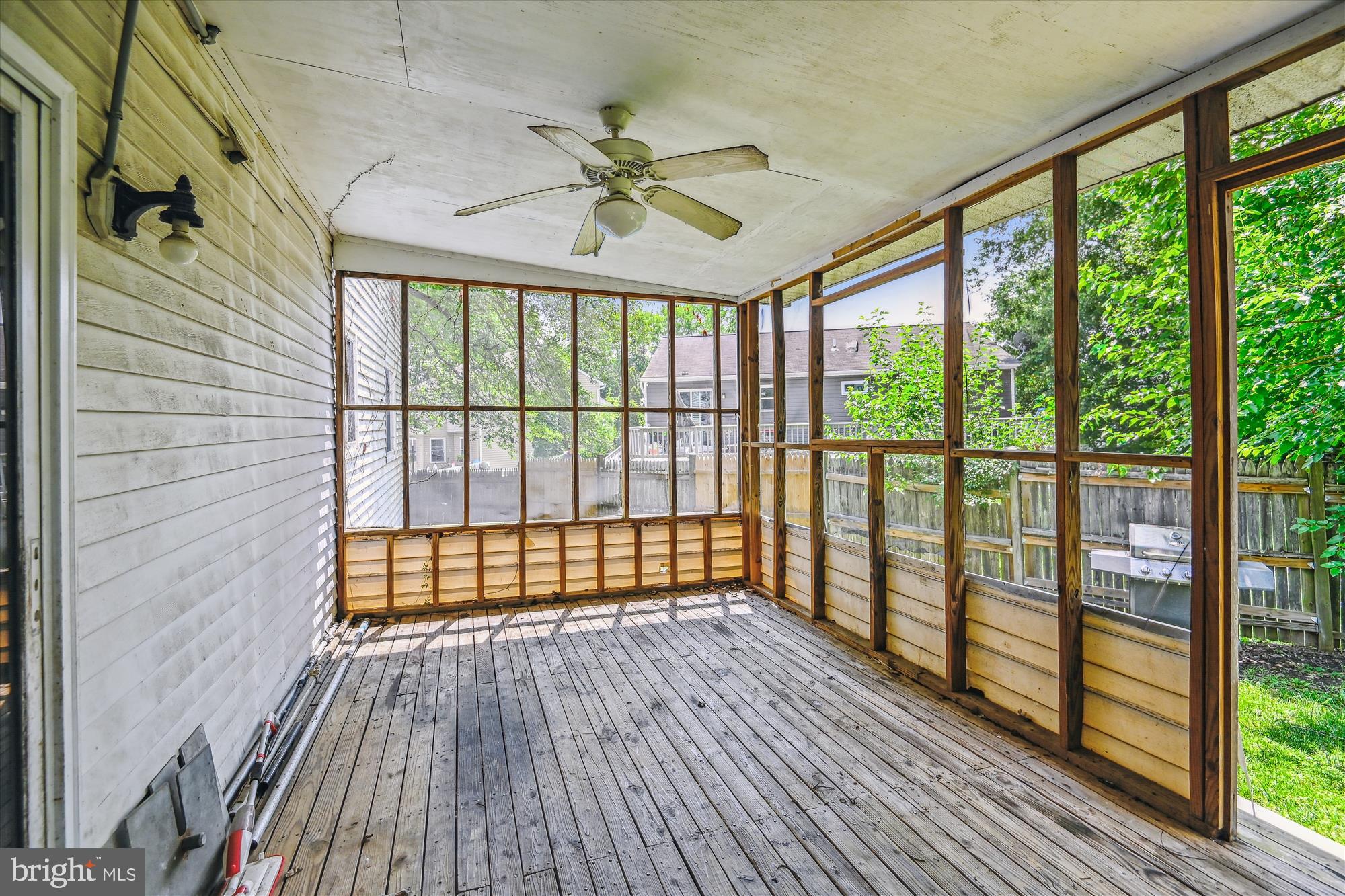 SHANNON SQUARE - Residential