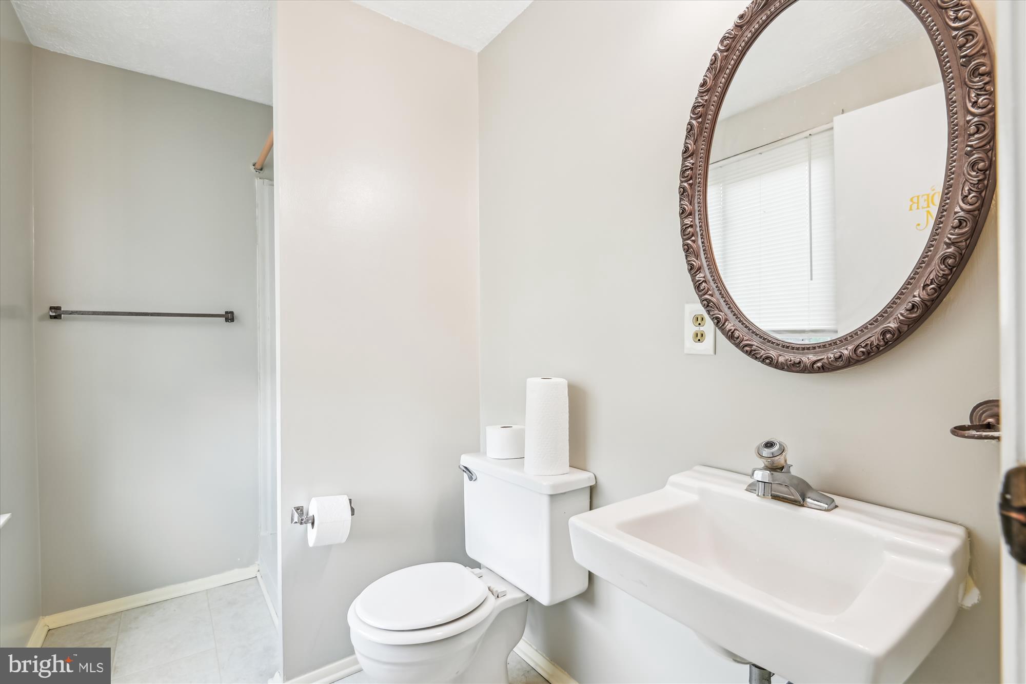 SHANNON SQUARE - Residential