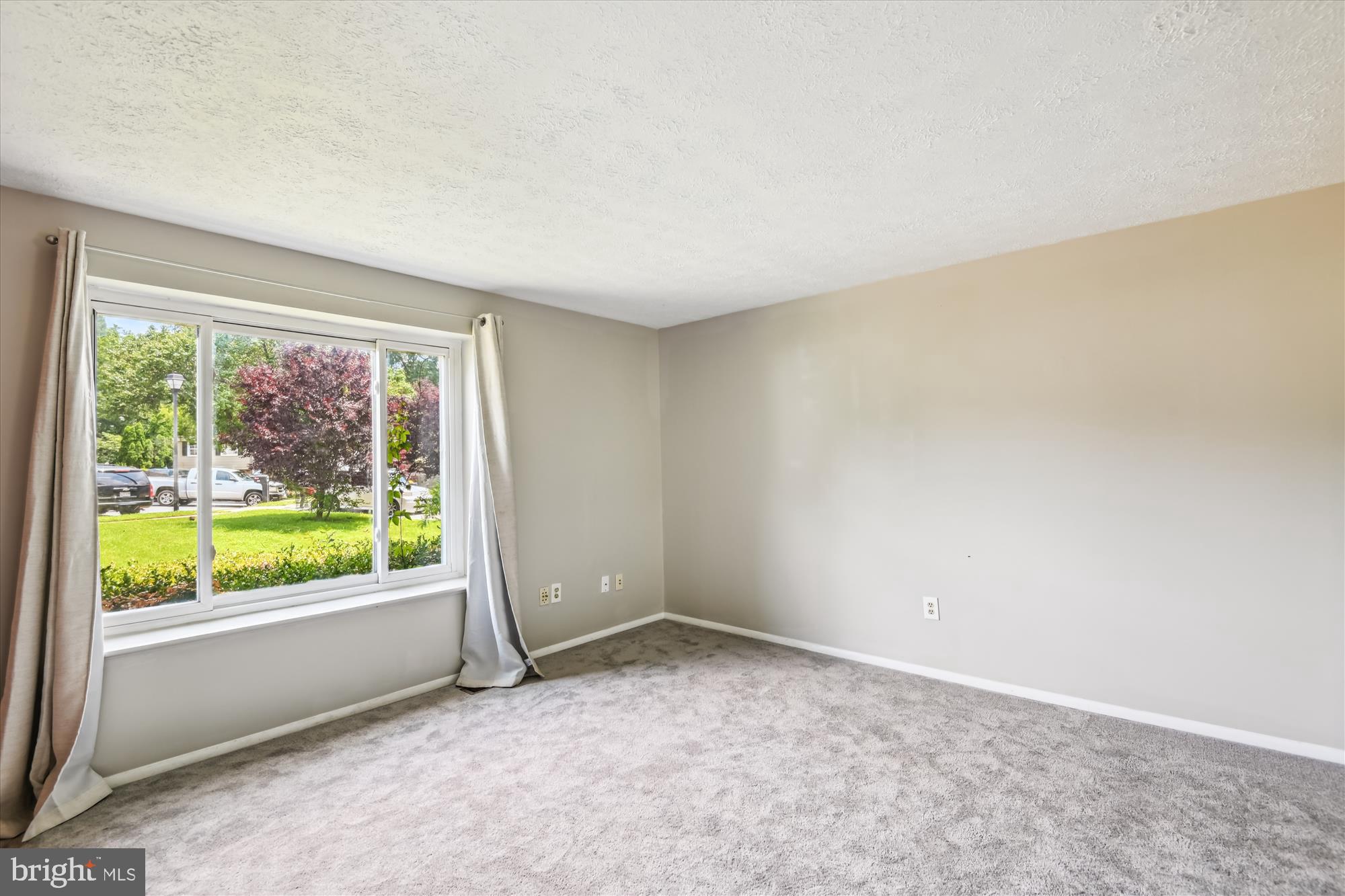 376 JAMIE COURT