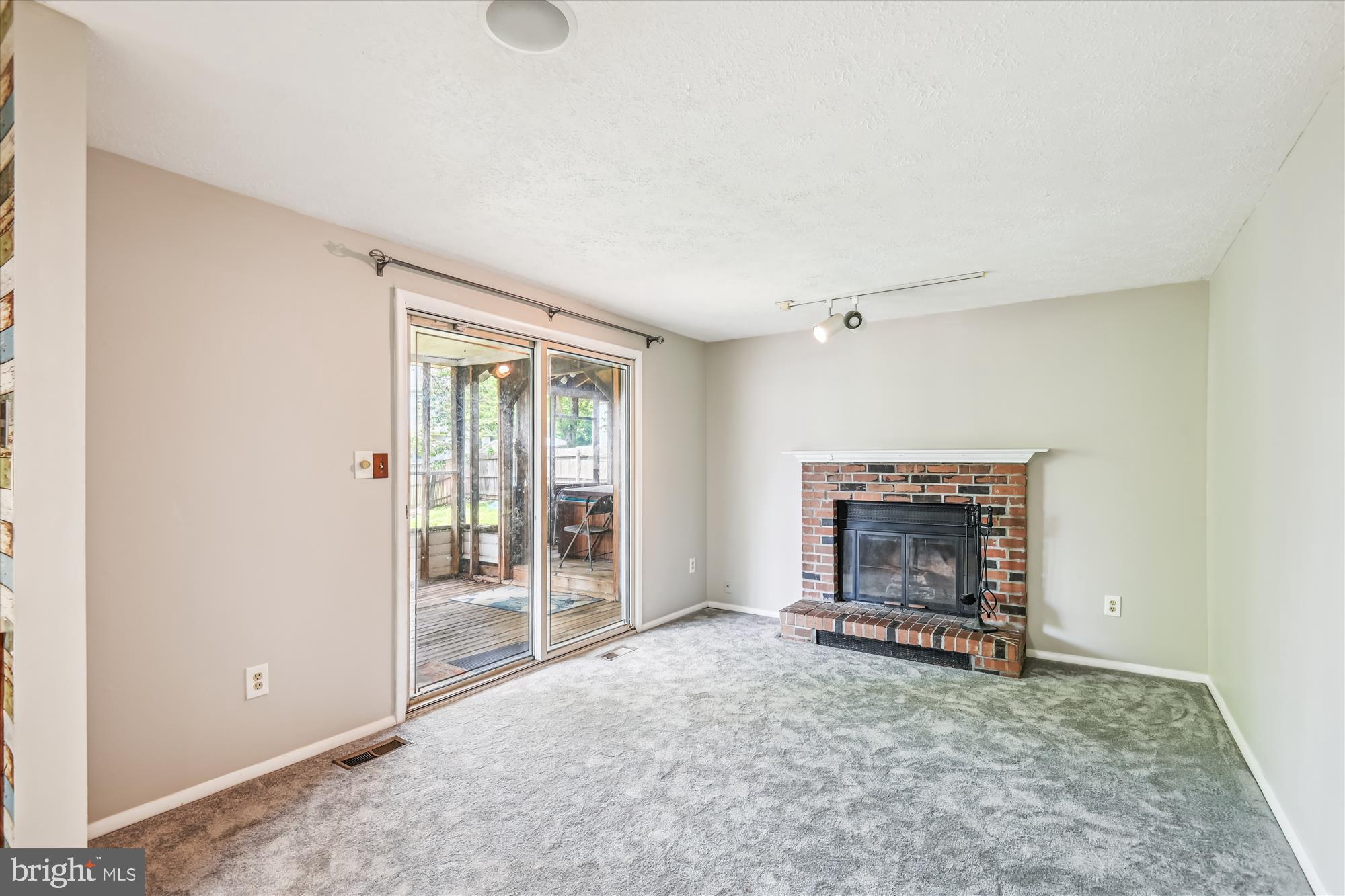 SHANNON SQUARE - Residential