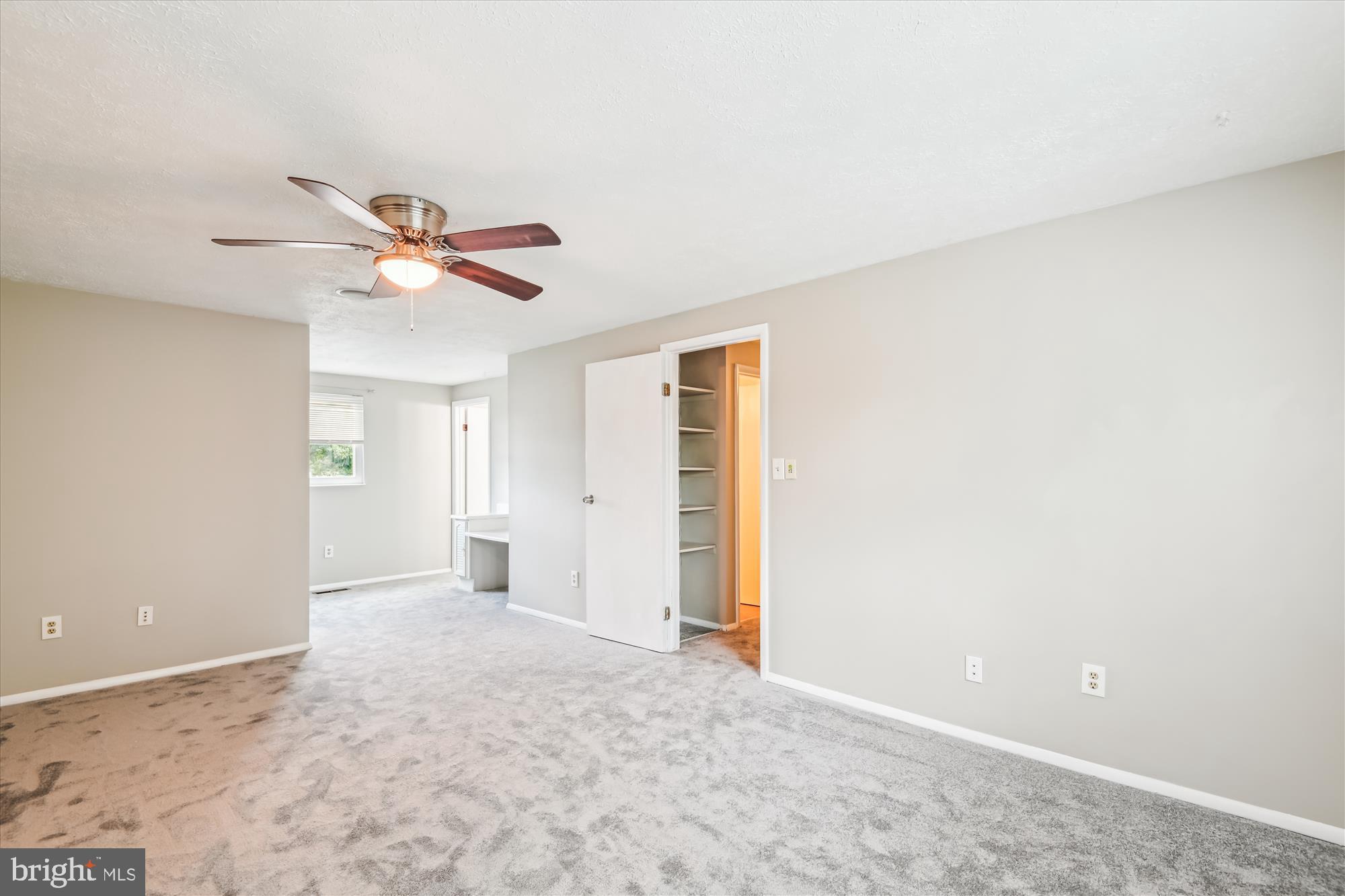 SHANNON SQUARE - Residential