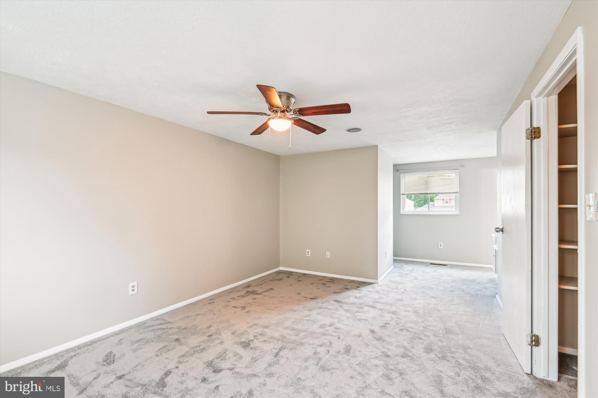 SHANNON SQUARE - Residential