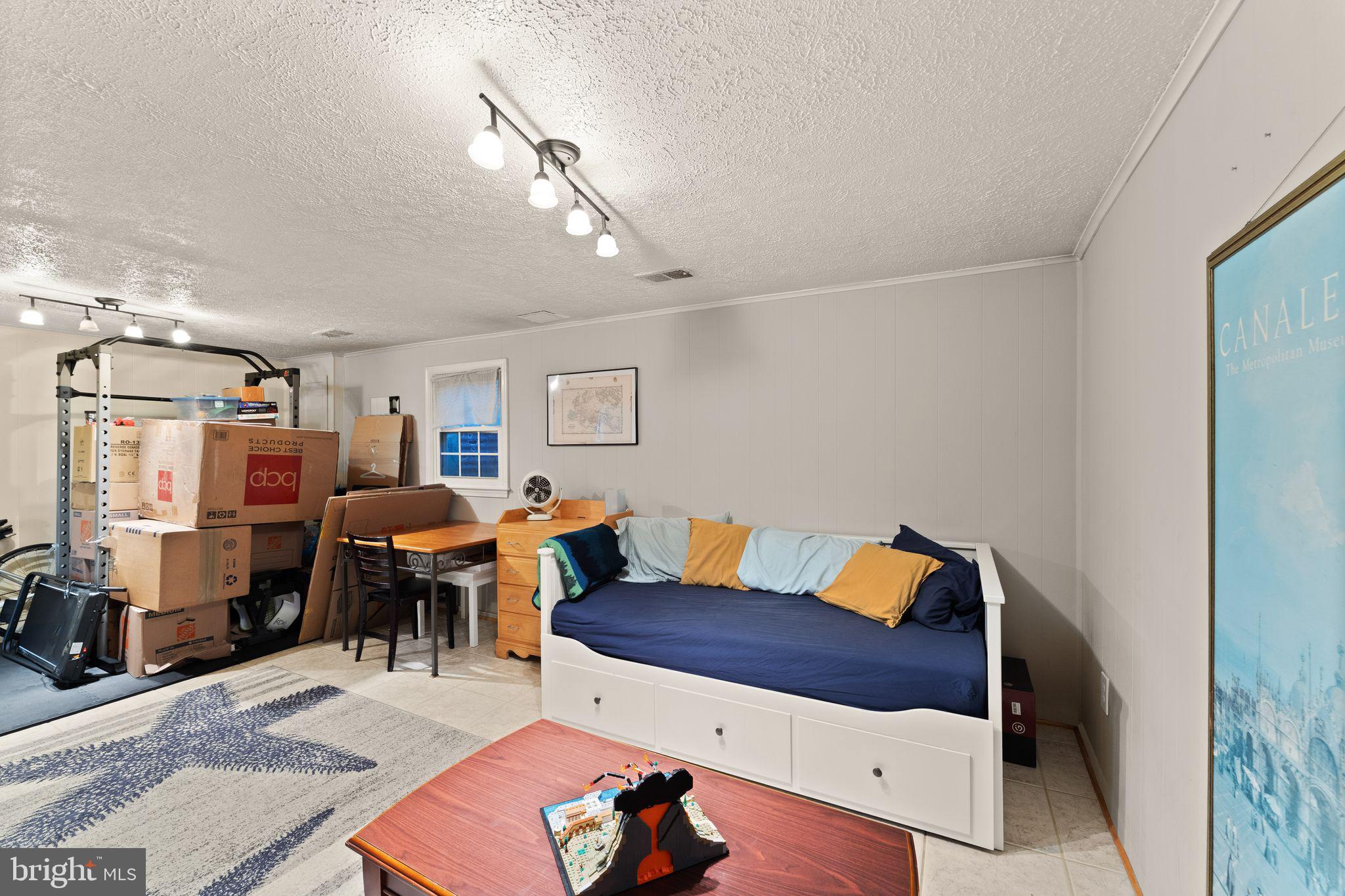 NEWINGTON STATION - Residential