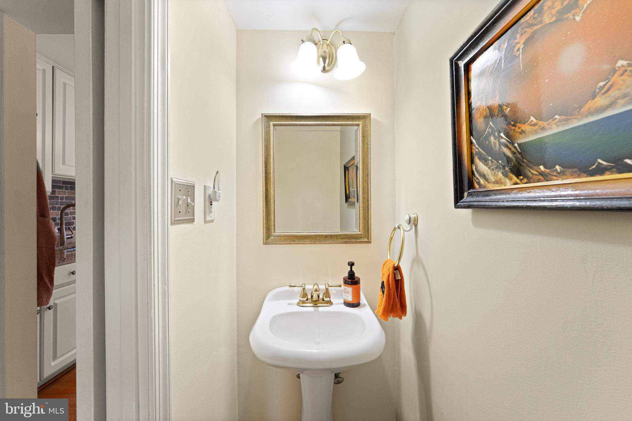 NEWINGTON STATION - Residential