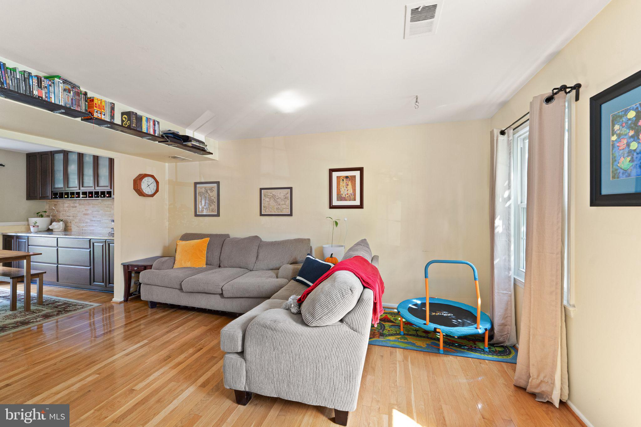 NEWINGTON STATION - Residential