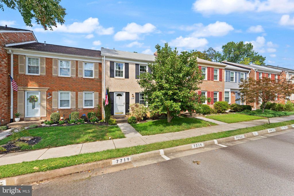 Photo of 7719 Durer Court, SPRINGFIELD, VA 22153 (MLS # VAFX2288476)